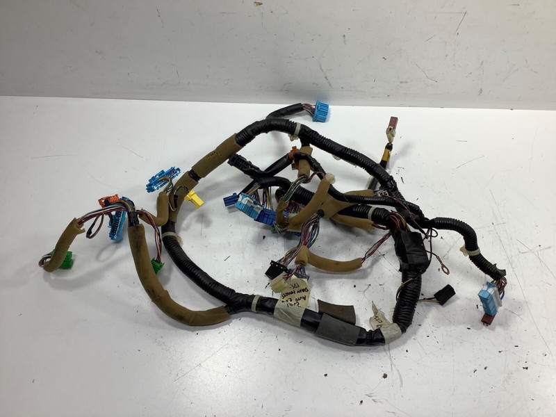 99-01 Honda CR-V AT 2WD Dash Harness 32117-S10-A121 OEM