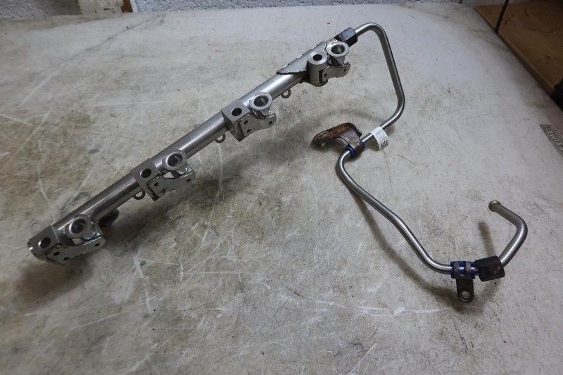 2021-2025 Ford Bronco 2.3L 4 Cylinder OEM Fuel Injector Rail K2GZ-9D280-B