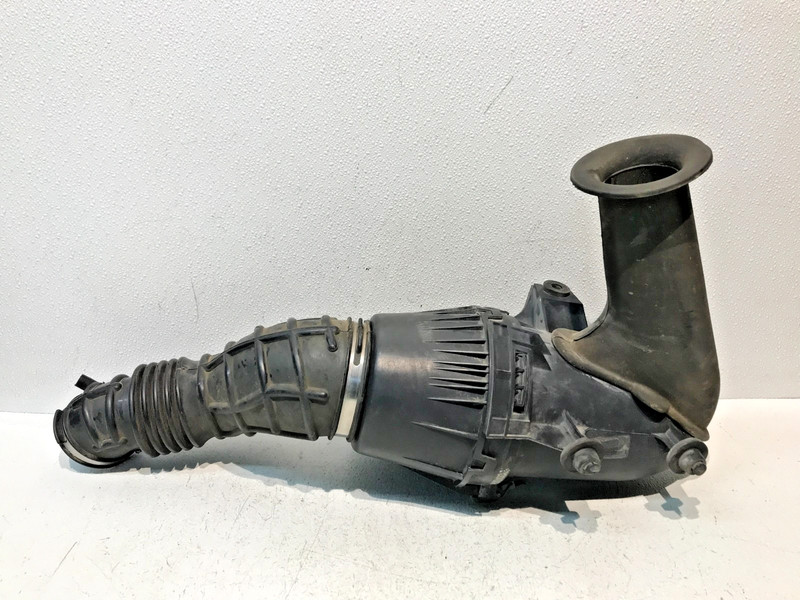 02 03 2004 Ford Mustang V6 3.8 Air Cleaner Box Tube OEM