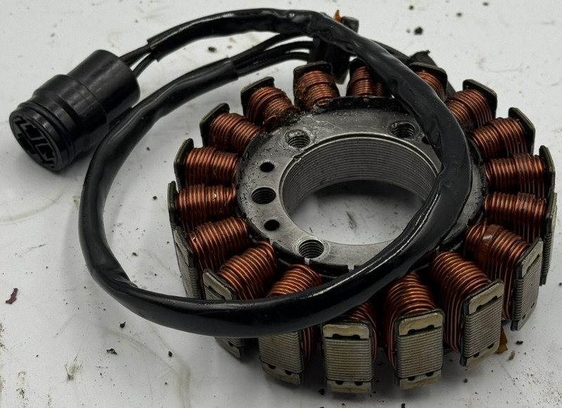 2005 Kawasaki ZR750K Engine Stator Coil Magneto Alternator ZR750 ZR 750 K ZR7 H3