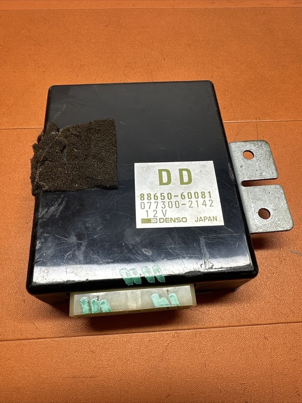 8865060081 | 1996 - 1998 Lexus LX450 A/C AC Heater Climate Temp Control Module