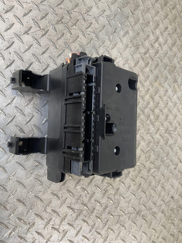 2002-2003 Chevy Trailblazer Engine Fuse Box Relay Junction Assembly Tested