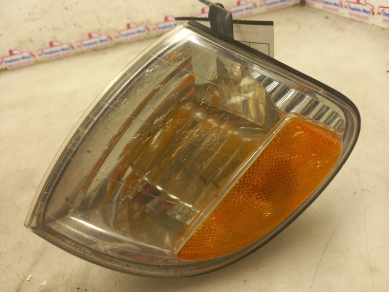 00 01 02 03 04 TOYOTA TUNDRA FRONT DRIVER LEFT TURN SIGNAL PARK LIGHT