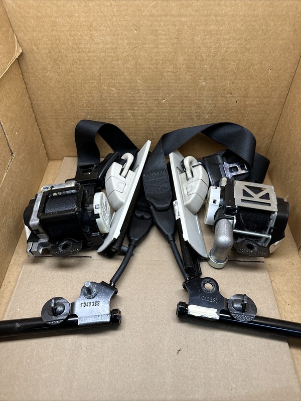 2015-2020 Ford Edge Front Left Right Driver Passenger Seat Belt Seatbelt Pair