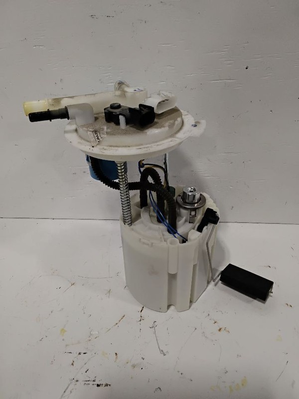 Fuel Pump Assembly 2.2L Fits 09-11 HHR 3550274