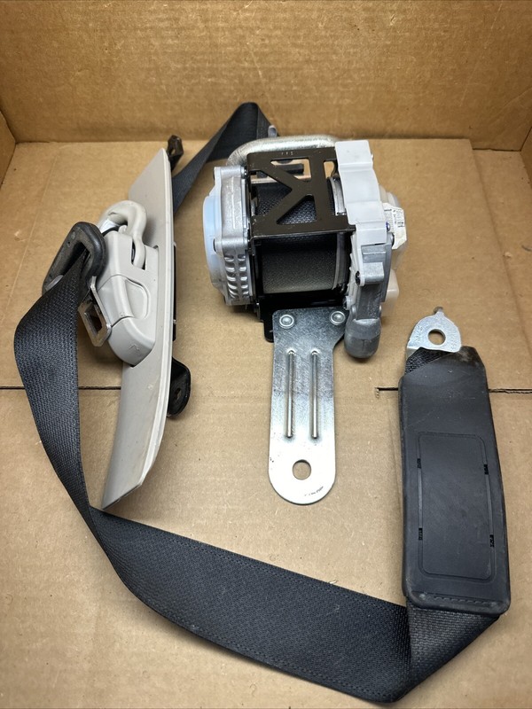 2009-2014 Honda Fit Front Right Passenger Side Seat Belt Seatbelt Retractor