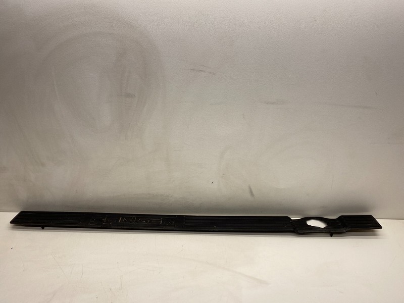 2007-2011 FORD RANGER EXTENDED CAB LEFT SIDE DOOR SILL TRIM COVER PLATE OEM