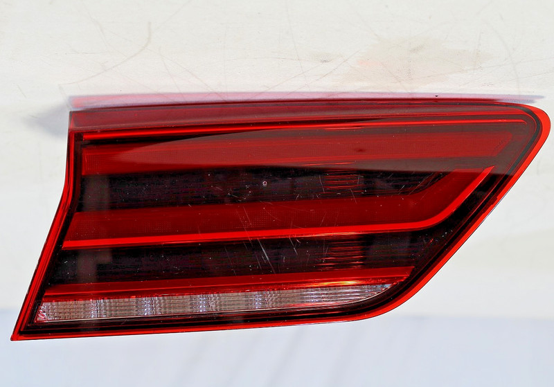 2020-2023 Volkswagen Atlas Rear Left Driver Side Inner Led Tail Light Oem