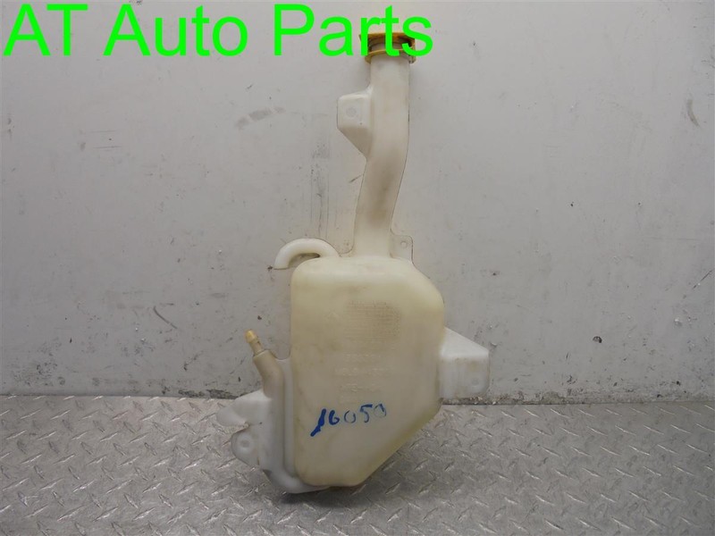 04 05 06 07 CARAVAN TOWN & COUNTRY 3.3L COOLANT RESERVOIR