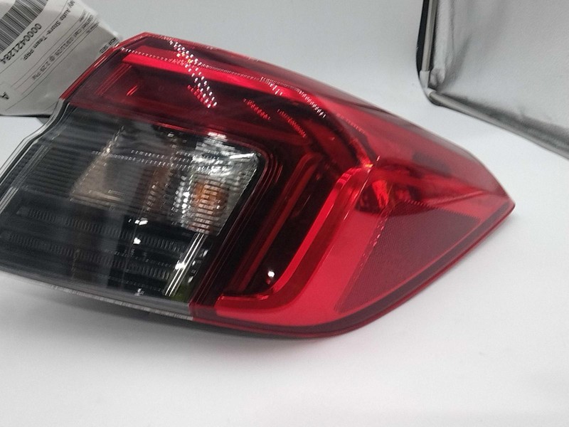 2022 Honda Civic Right Tail Light Assembly Grey 37000 Miles OEM Quality