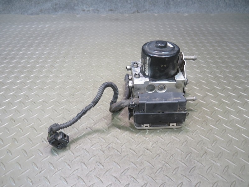 2015-2016 PORSCHE MACAN ANTI LOCK BRAKE ABS PUMP MODULE 95B907379D
