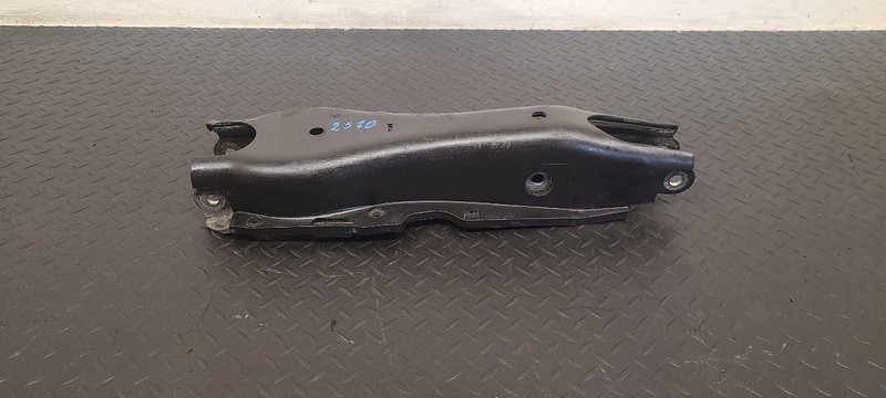 10-13 Mercedes-Benz S400 Rear Lower Center Arm OEM 221-352-01-02