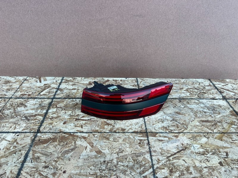 GENESIS GV70 2022-2026 OEM RIGHT PASSENGER QUARTER MOUNTED TAIL LIGHT ASSEMBLY