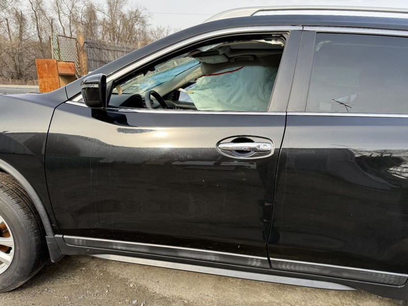 2016-2020 Nissan Rogue Left Driver Side Front Door No Glass Black
