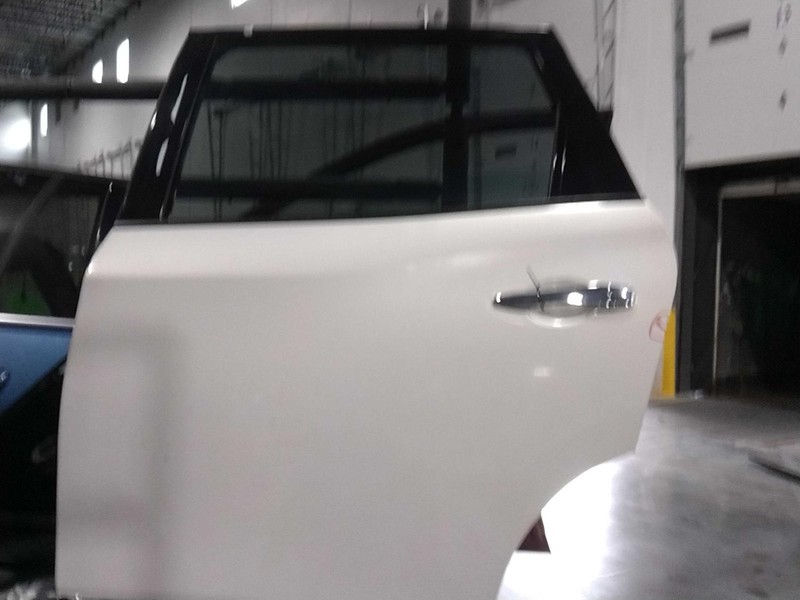 2014-2015 Nissan Pathfinder Left Door White OEM 349658 Platinum SUV Parts