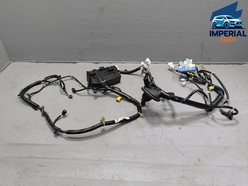HONDA PILOT 2019-2022 AWD 3.5L ENGINE LEFT WIRE HARNESS W/ FUSE BOX OEM