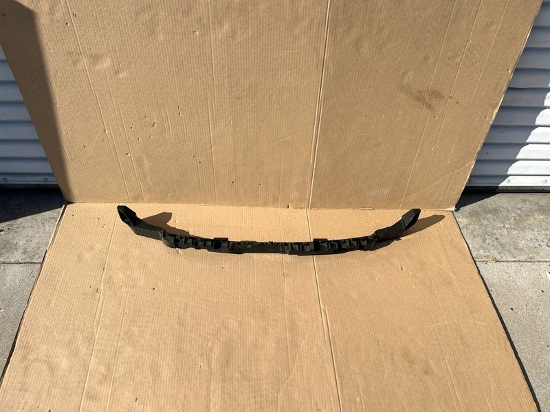 ✅2020-2023 Tesla Model Y Rear Bumper Center Mount Bracket 1494045-00-B OEM