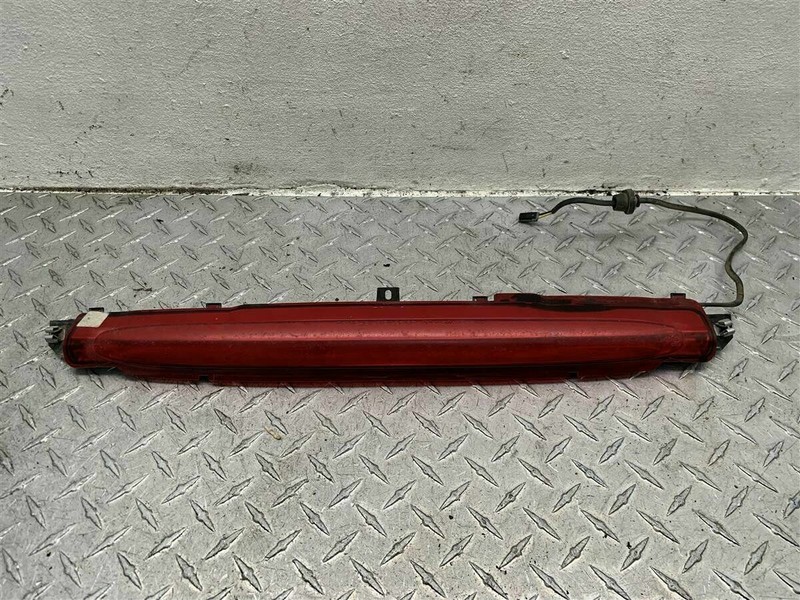 02-09 CHEVROLET TRAILBLAZER REAR 3RD HIGH MOUNTED BRAKE LIGHT OEM 15000045