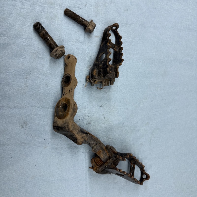 1988 Honda Xr250r Xr 250r Motorcycle foot pegs
