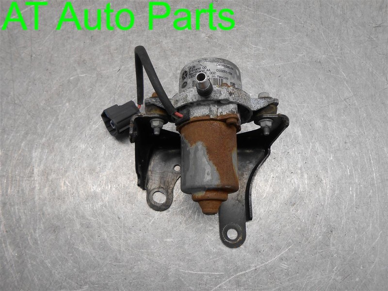11-15 DODGE DURANGO TOWN AND COUNTRY CARAVAN VACUUM PUMP OEM 04581541AA
