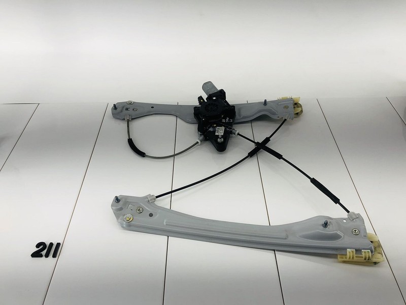 16-23 CHEVROLET MALIBU FRONT RIGHT PASSENGER SIDE DOOR WINDOW REGULATOR OEM