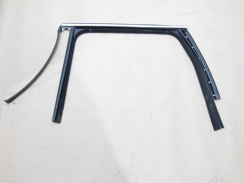 Volkswagen Touareg 2015 Rear Left Door Window Glass Seal Weatherstrip 11-17 *#4