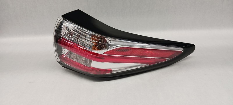 15 NISSAN MURANO Right passenger Taillight quarter panel mounted OEM