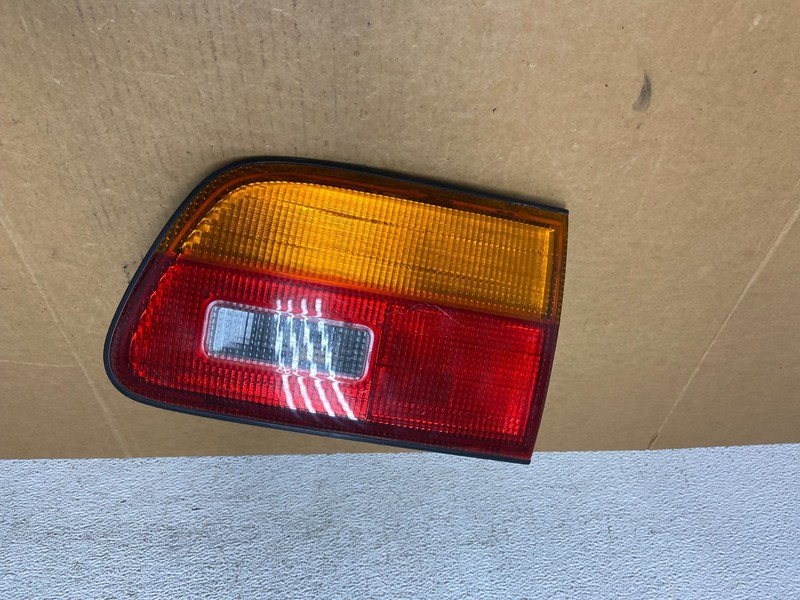 1998 1999 2000 Toyota Sienna Right Passenger Inner Tail light Oem AD8966 DW