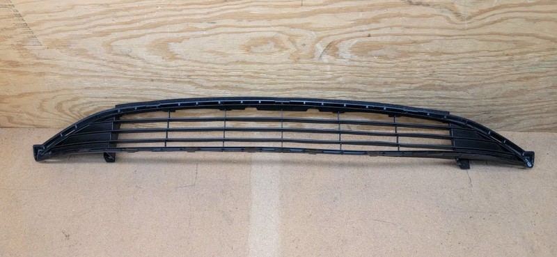 2016 2017 2018 Toyota Prius Front Lower Bumper Grille Radiator 53112-47240 OEM *