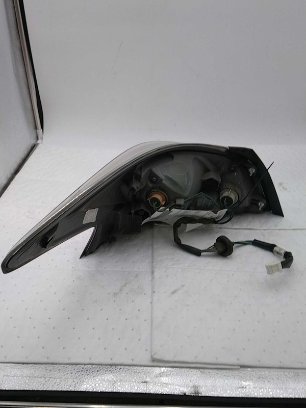 2015 Nissan Altima Right Tail Light Assembly Tan Used OEM 567331 124K Miles
