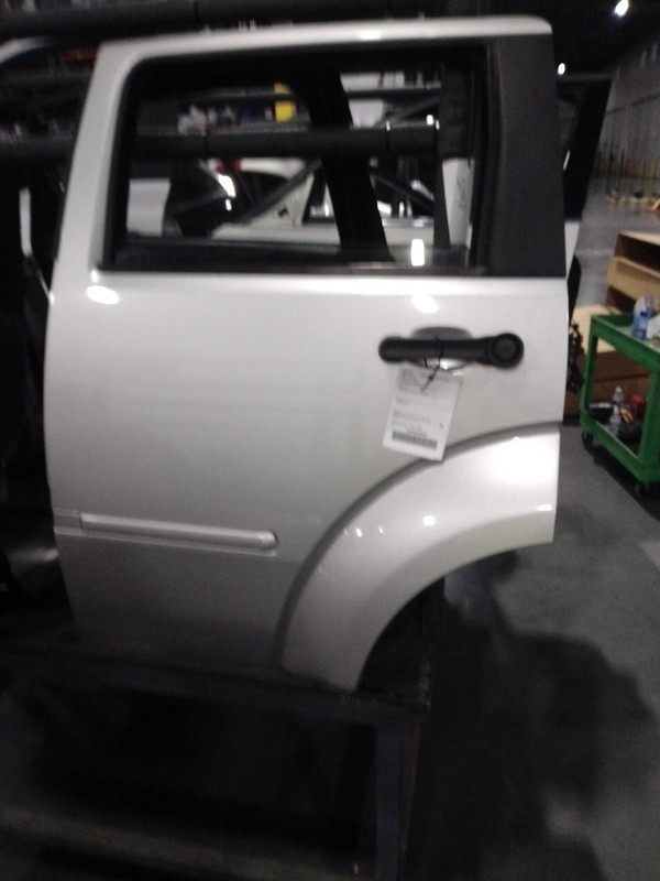 2011 Dodge Nitro Left Rear Door Silver OEM 428804 116k Miles