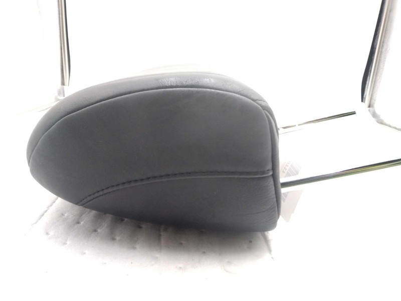 2006 Lexus IS250 White Headrest OEM Used 159K Miles NJ25-22711-570954