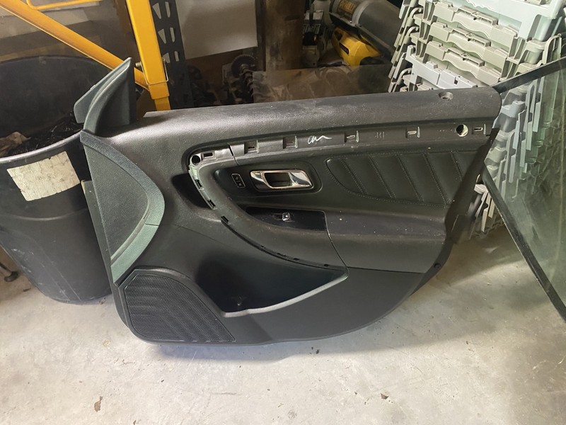 2014 FORD TAURUS LIMITED RIGHT FRONT DOOR PANEL OEM