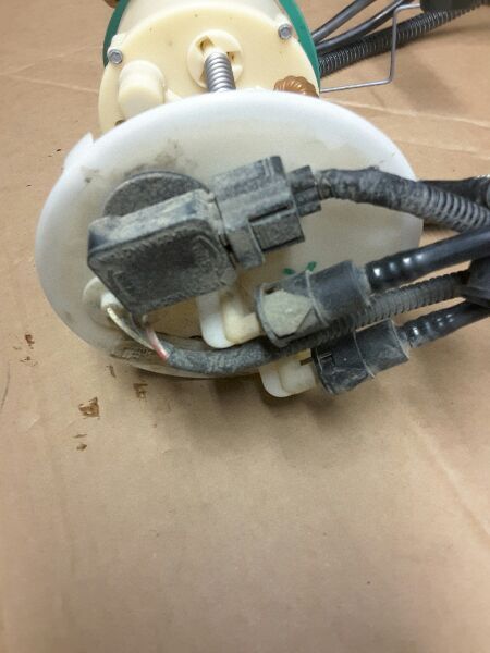 99 00 WINDSTAR FUEL PUMP PUMP ASSEMBLY 63392