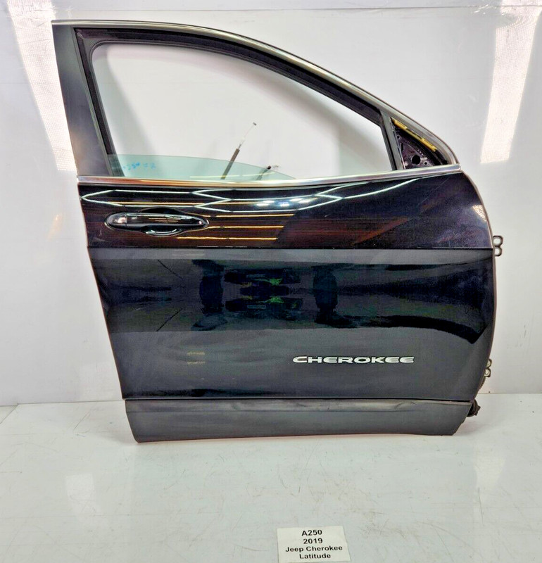 ✅ 19-20 OEM Jeep Cherokee Latitude Front Right Passenger Door Shell Panel Black