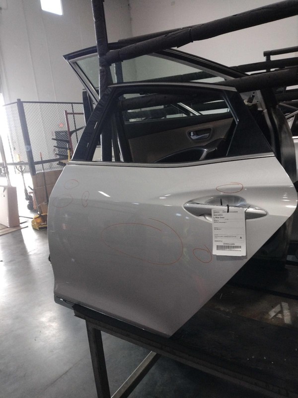 2016 Hyundai Azera Left Rear Door Silver OEM 408149 - Scratches, 65K Miles