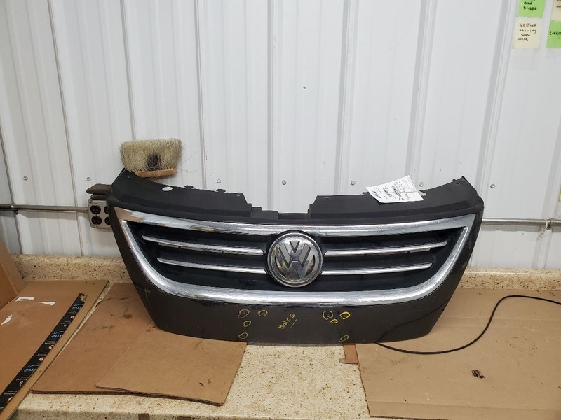 Grille Upper Chrome Moulding Without Park Assist Fits 09-12 CC 298160