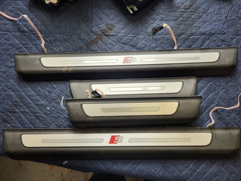 Used Oem Audi Left & Right / Front & Rear Door Sill Trim Plate for 2020-2025 SQ8