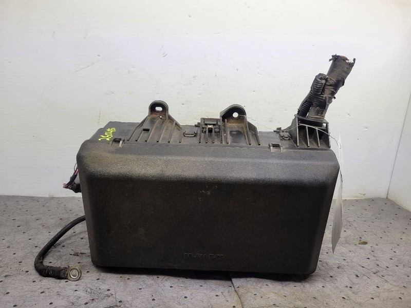 Fuse Box Engine 1GRFE Engine 6 Cylinder Fits 07-09 TUNDRA 1693213