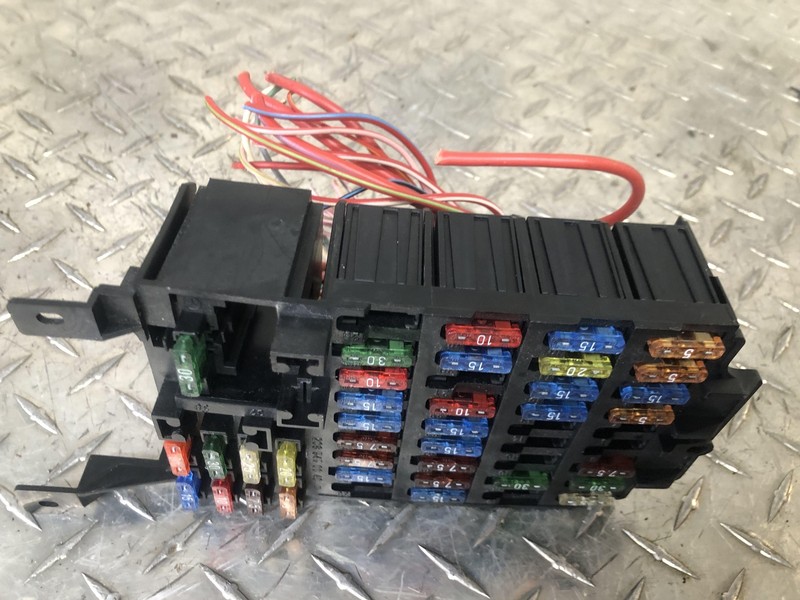 1998-2000 Mercedes Benz W202 Engine Fuse Box Assembly Tested Oem 98 99 00