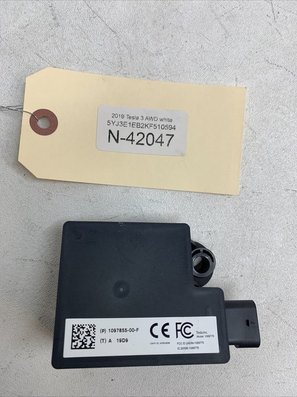 17-23 TESLA MODEL 3 REAR BUMPER BODY CONTROL MODULE BLUETOOTH 42047 B123
