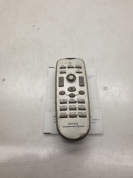 2005 TOYOTA SIENNA REAR ENTERTAINMENT CONTROL 86170-45010