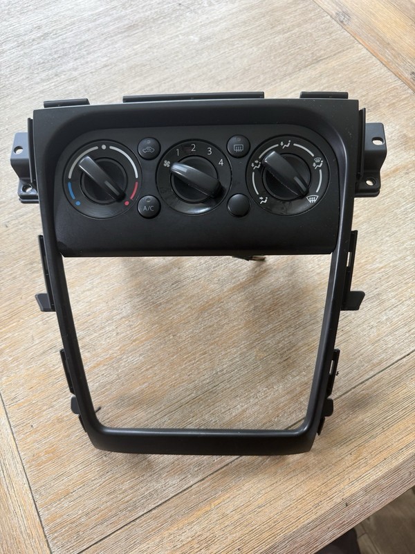 07 -13 Suzuki SX4Heater A/C Hvac Climate Control w/ Bezel 73824-79J0 Manual