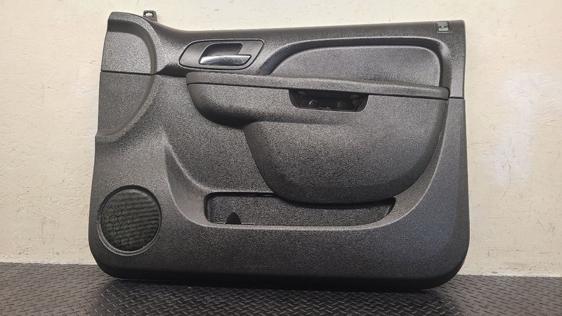 10-14 Chevrolet Tahoe Front Right Passenger Door Trim Panel Black OEM 84127317