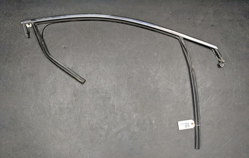 Right Front Glass Run Channel Weatherstrip 84283301 2020 GMC Terrain 2018 2019