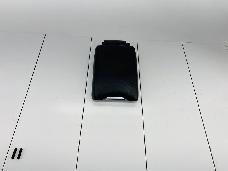 16-17 VOLVO XC60 FRONT CENTER CONSOLE STORAGE COVER ARMREST BLACK OEM