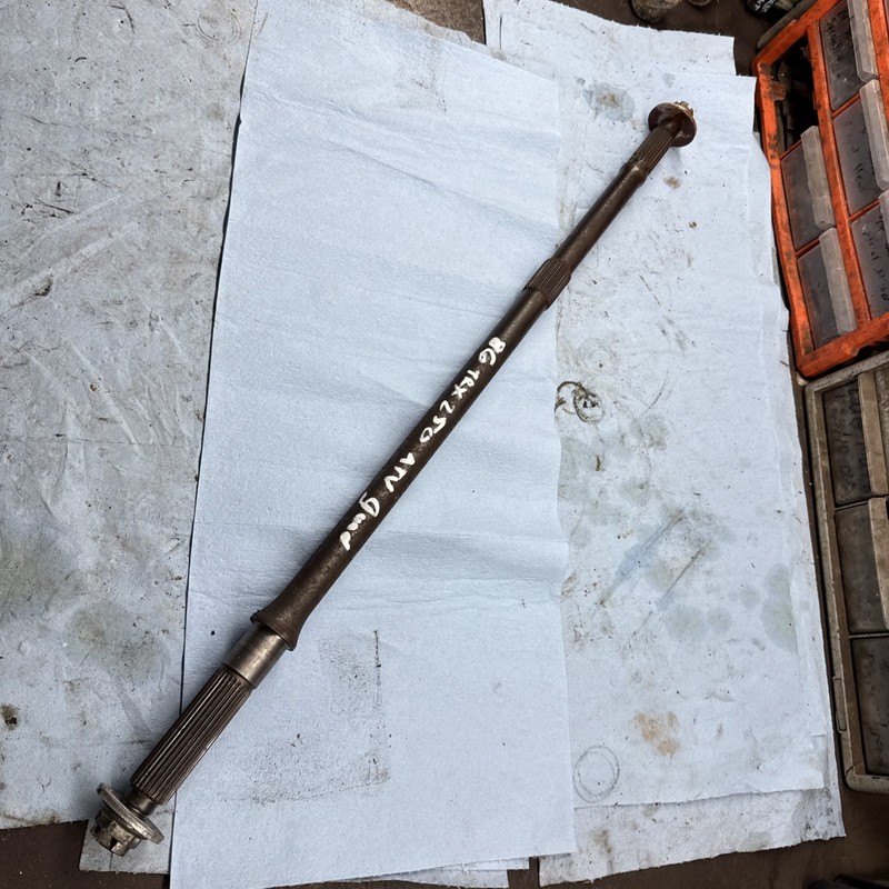 1985 - 1987 HONDA FOURTRAX TRX250 2x4 Utility Atv Rear Axle Straight