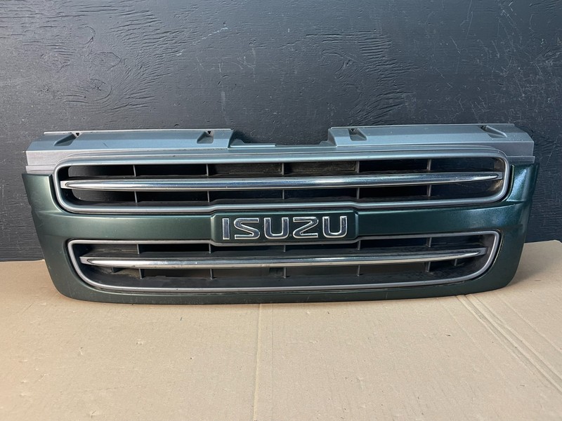 1998 1999 Isuzu Trooper Front Upper Grill Grille OEM AD8366 DG