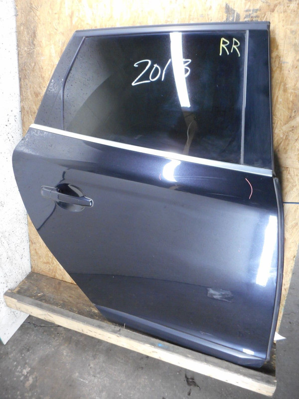 Volvo XC60 Door Rear Passenger Right OEM 2009 10 11 12 13 14 15 16 2017 452-46