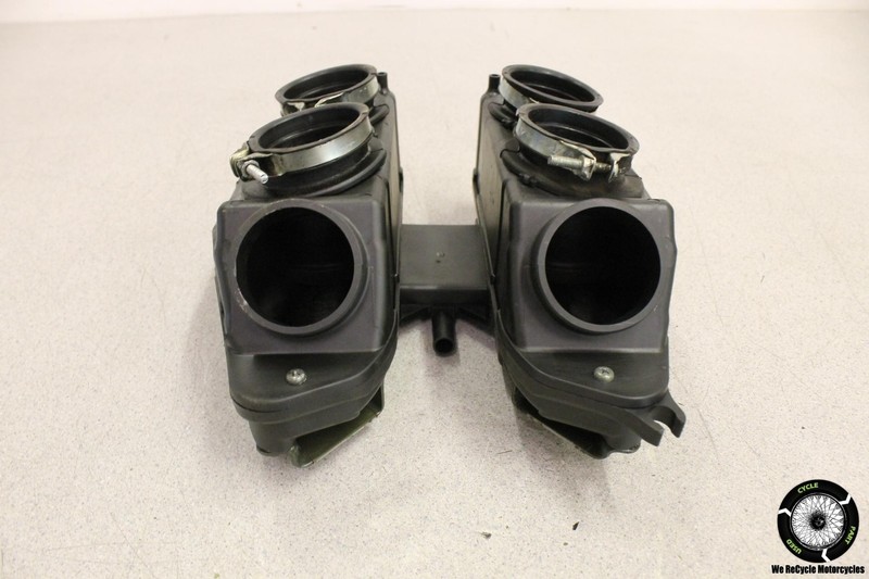 2001 Yamaha Royal Star XVZ1300TF AIRBOX AIR INTAKE FILTER BOX HALF XVZ 01 1300